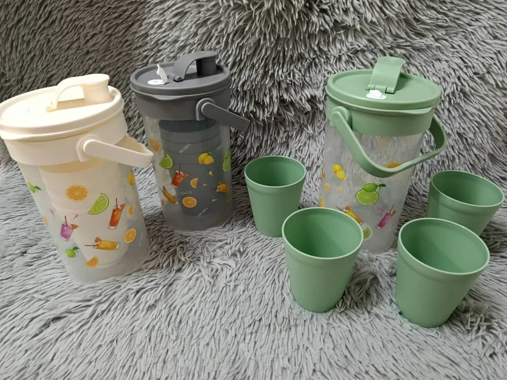Juego de Jarra con Vasos Plásticos's foto | Ixi'Shop |  BizneCubano